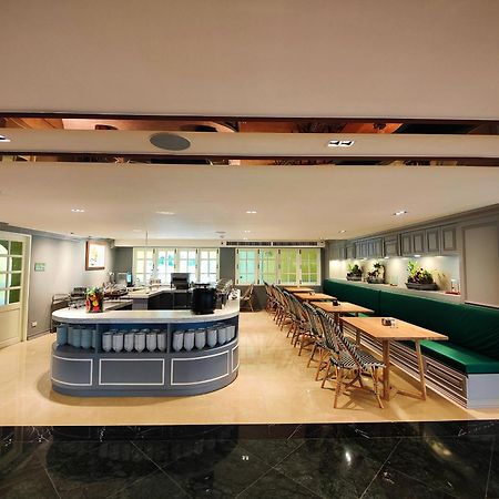 Siri Grand Bangkok Hotel Екстериор снимка