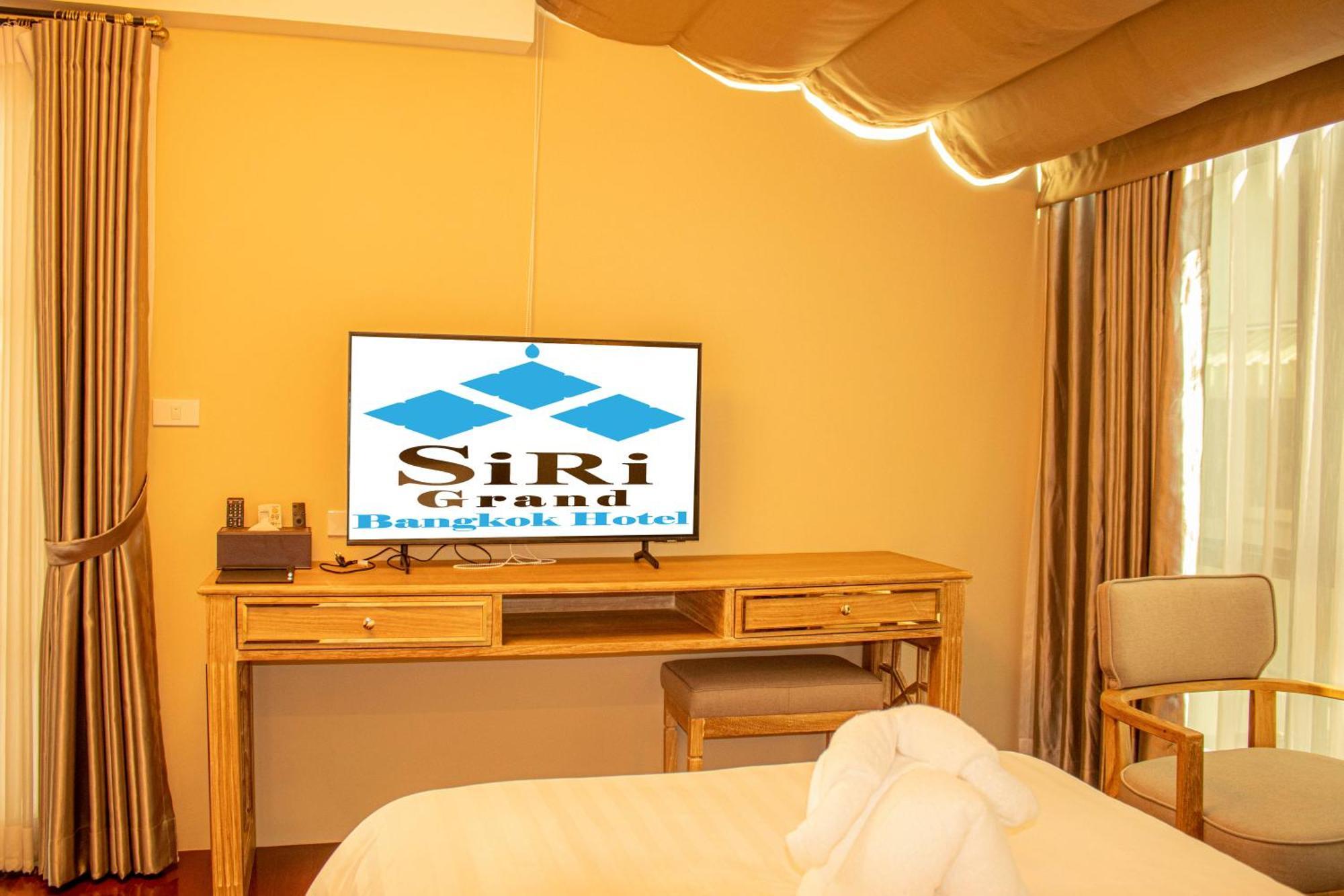 Siri Grand Bangkok Hotel Екстериор снимка